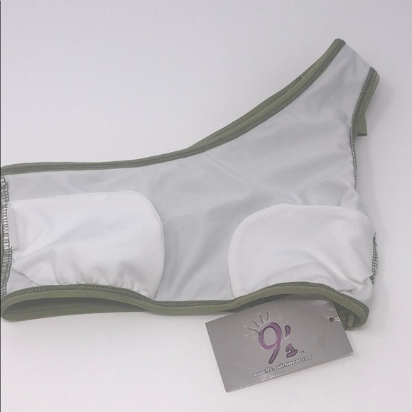 NWT One Shoulder Ruffled Bikini.  Size 12. - Picture 3 of 6